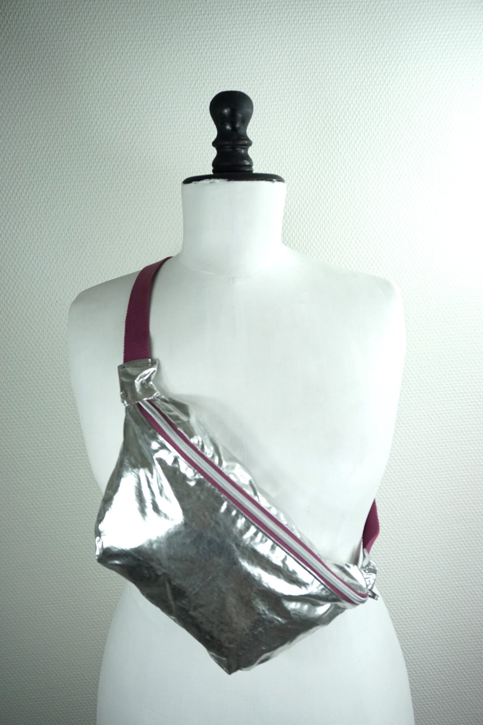 Sac banane argenté - bordeau – Image 5