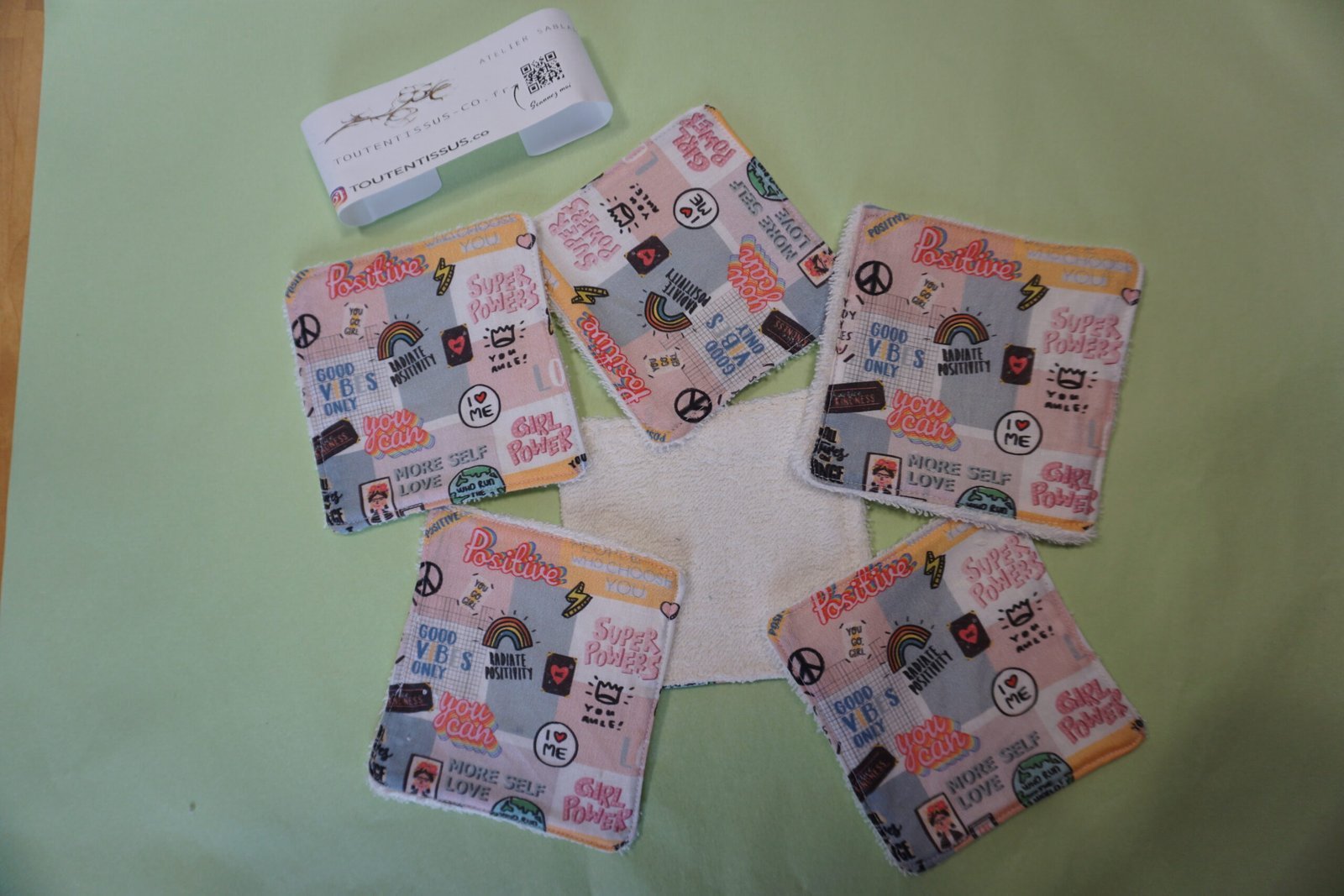 lingettes démaquillantes girl power – Image 3