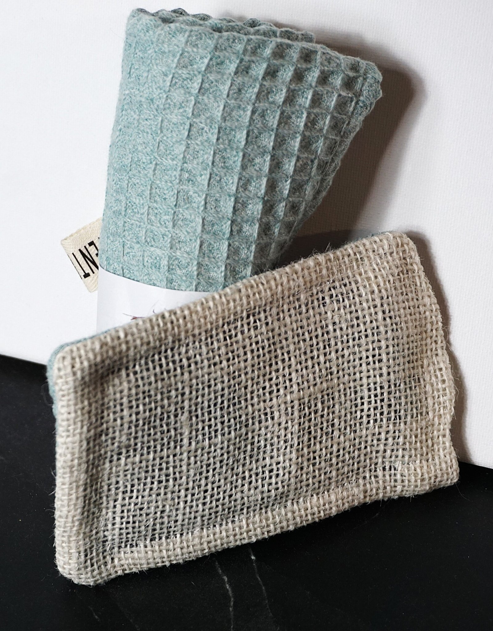 Torchon vert d'eau et éponge marron – Image 3