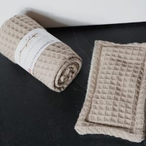 Torchon taupe et éponge assortie