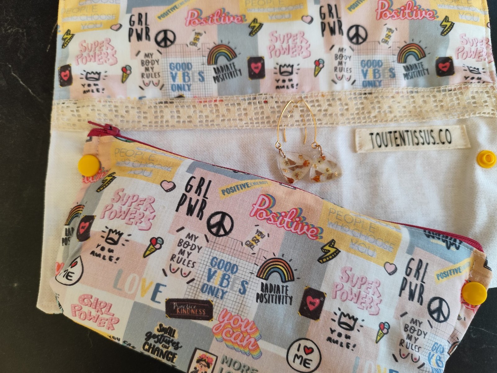 TROUSSE DE TOILETTE girl power dentelle – Image 4