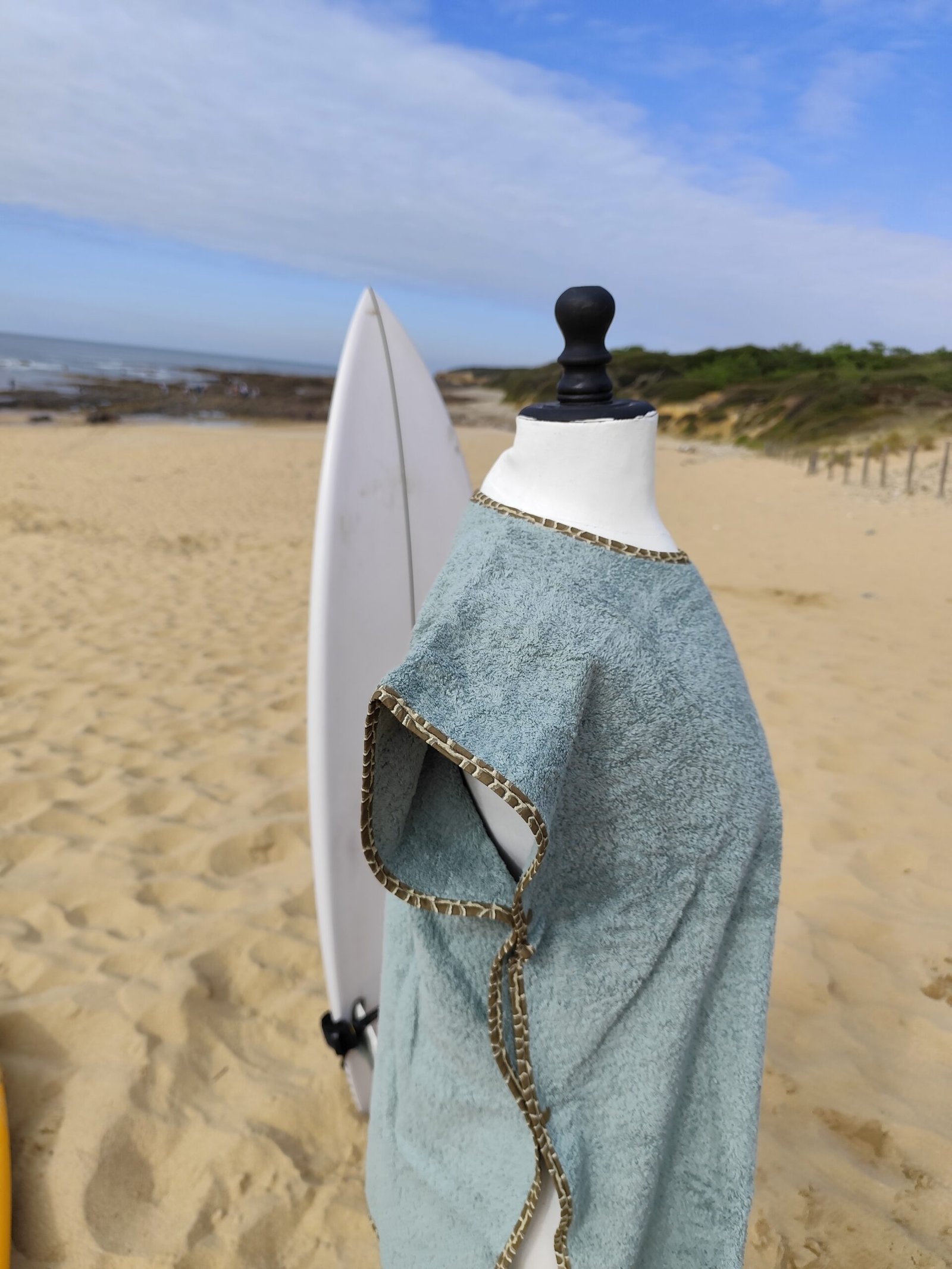 PONCHO éponge bio pour le réconfort après l'effort GIRAFE – Image 3