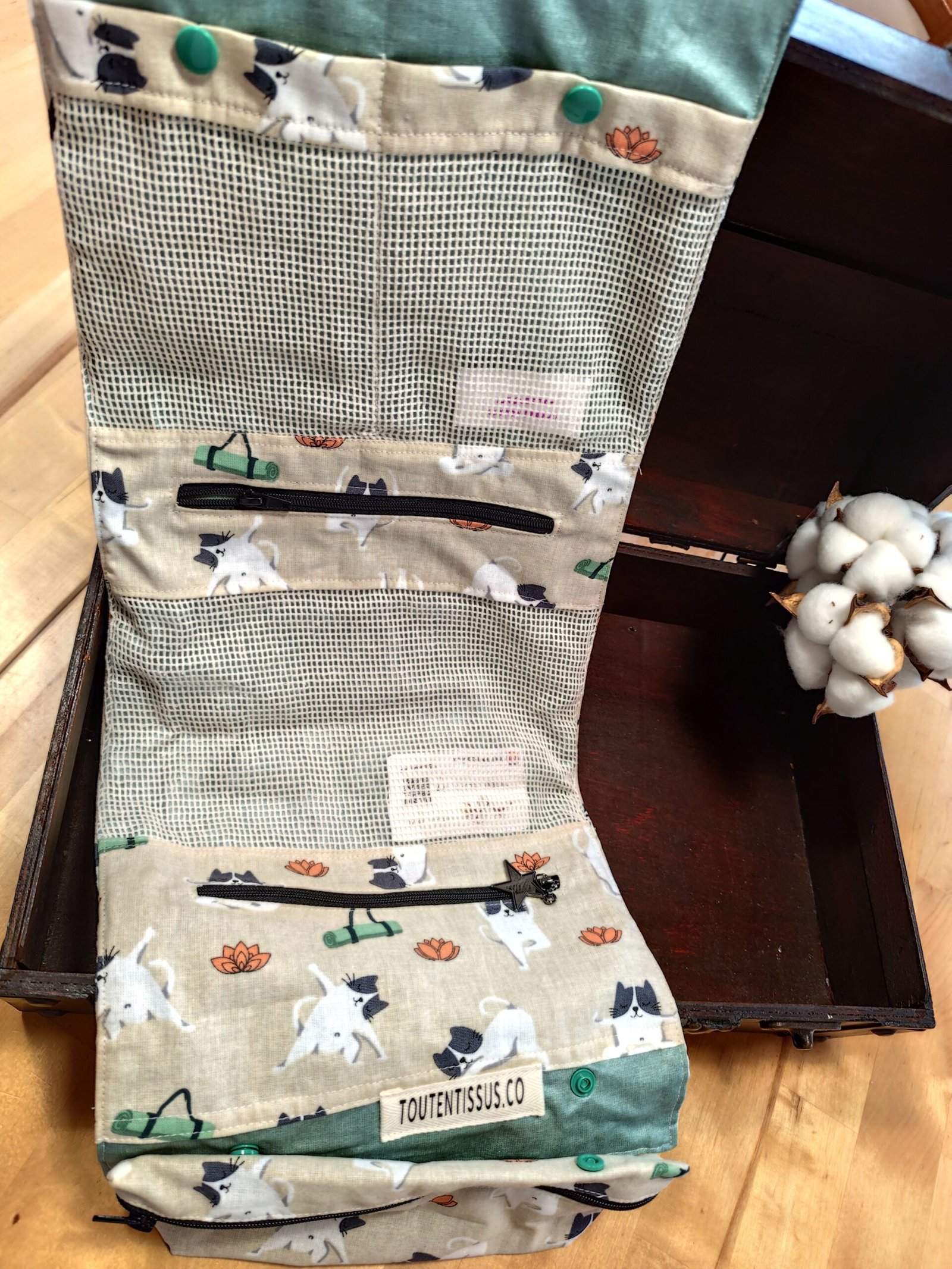 TROUSSE DE TOILETTE yoga chat – Image 8