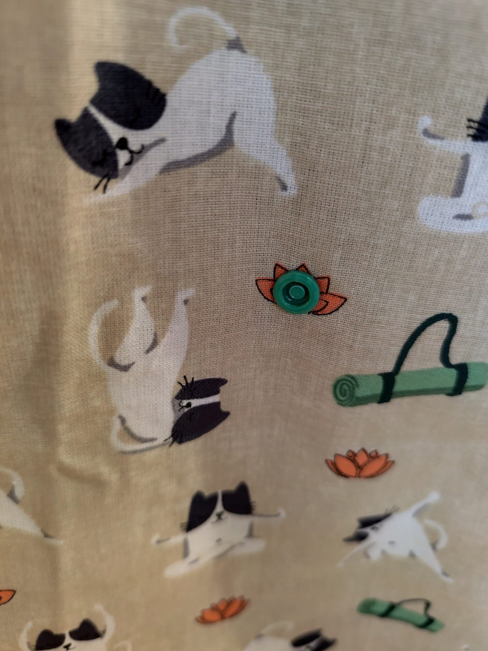TROUSSE DE TOILETTE yoga chat – Image 5