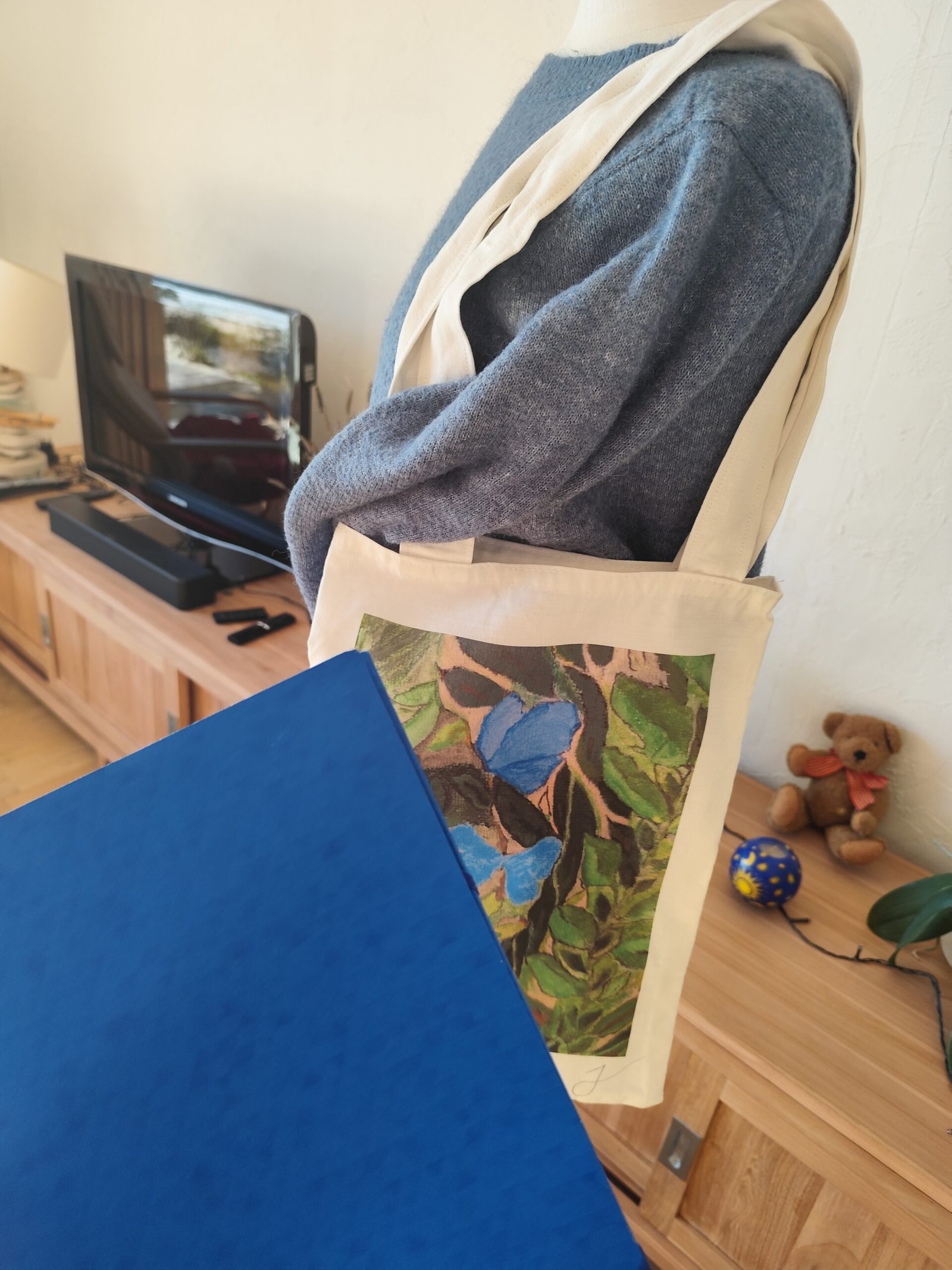 Tote bag artistique – Œuvre originale d’un artiste costaricien-papillons – Image 6