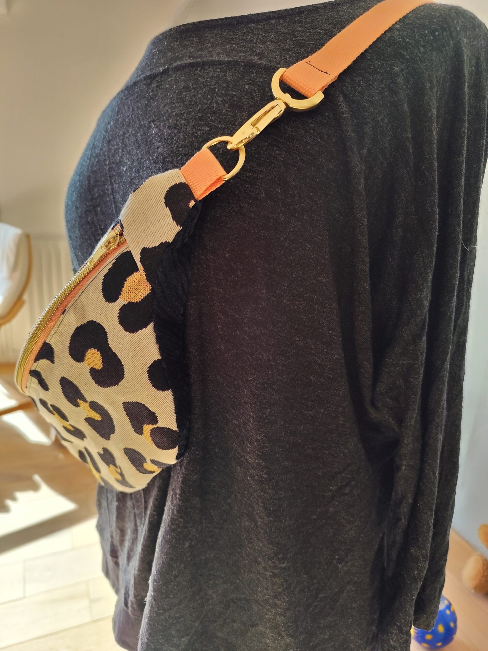 Sac banane tendance léopard/pèche tendance — Léger, pratique et polyvalent – Image 6